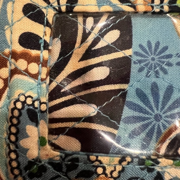 Vera Bradley Bali Blue All in One Floral Wristlet - Picture 3 of 4